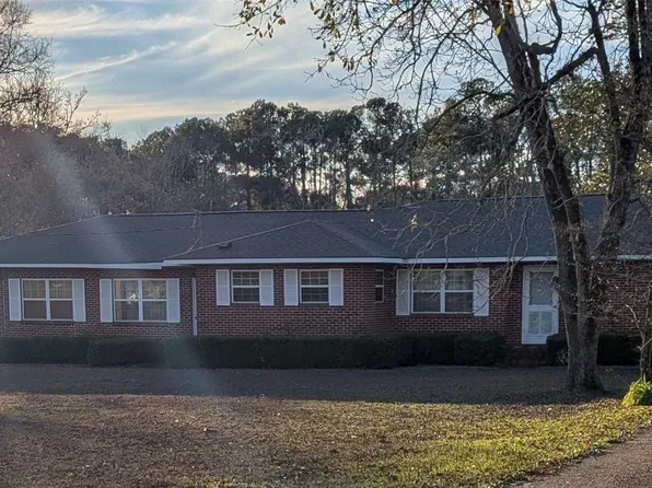 714 S Main St, Headland, AL 36345