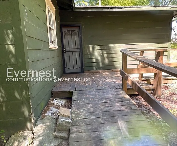 1838 31st St — Photo 21