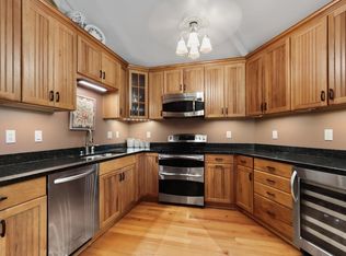 502 Tam O Shanter Dr, Fontana, WI 53125