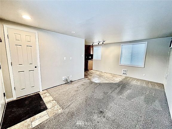 2nd image of 1215 Cottage St SE