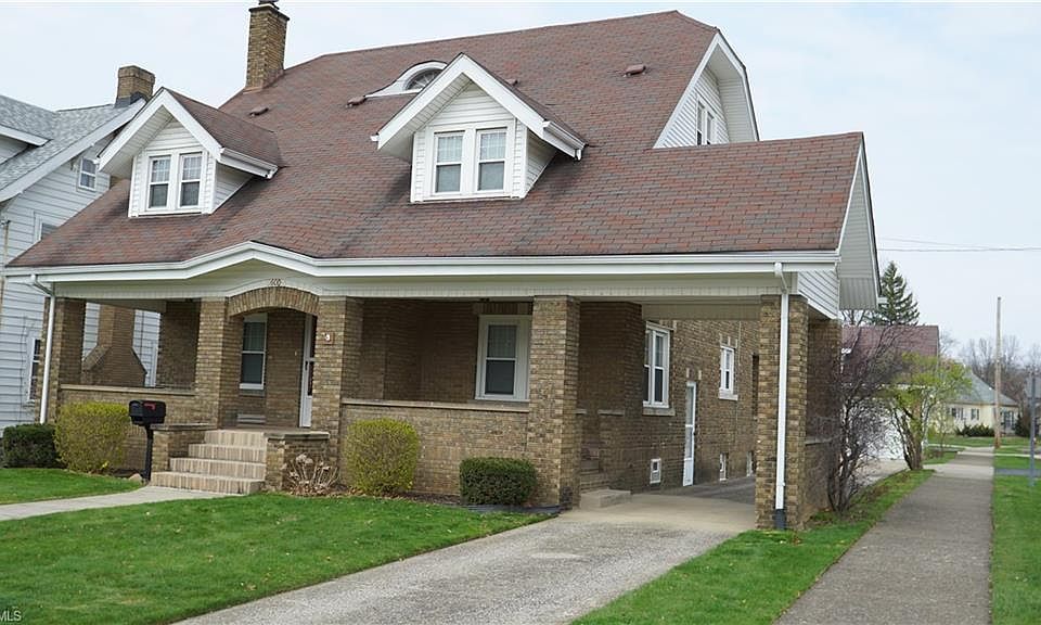 1st image of 2600 3rd St