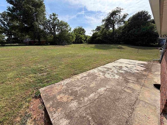 3rd image of 6111 Melvin Dr