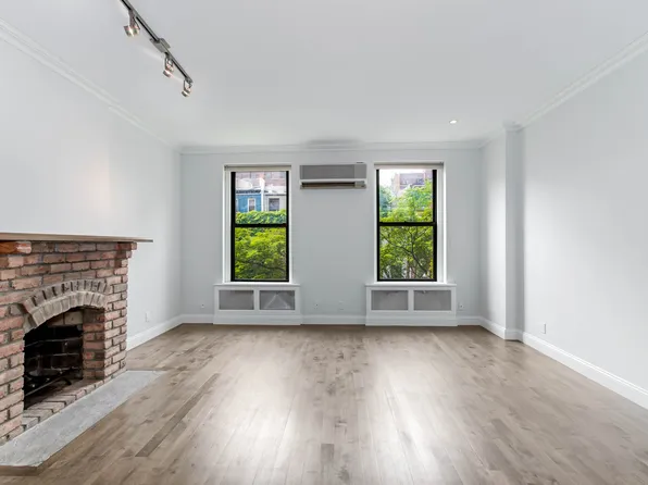 222 East 32nd Street image 1 of 5