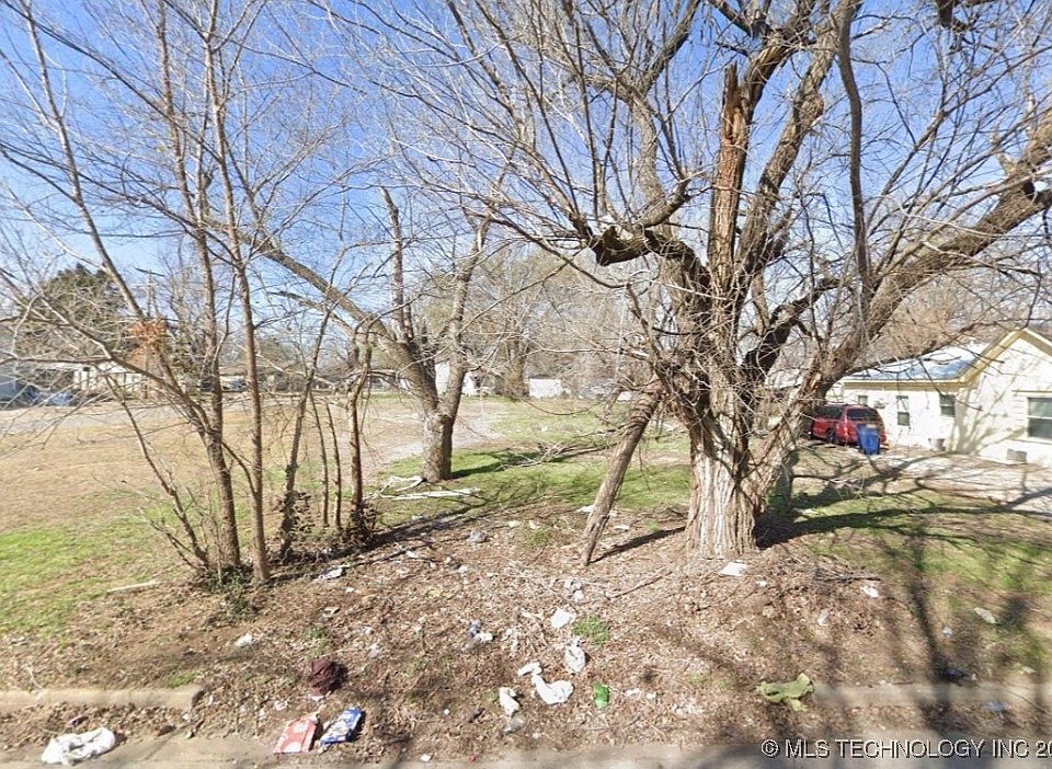 2nd image of 2208 N Atlanta Pl