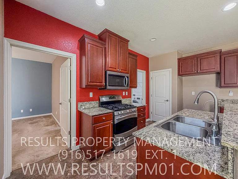 2905 Market St — Photo 9