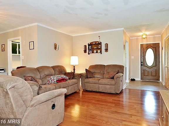 2nd image of 5707 Helmsdale Ln