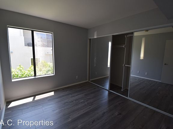 5th image of 3960 Carpenter Ave APT 309