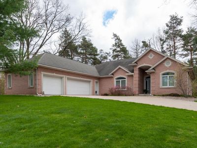 10033 Oshtemo Ct, Kalamazoo, MI, 49009