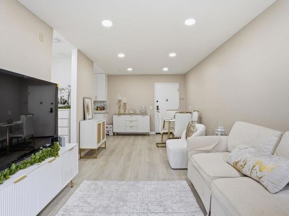 6350 Genesee Ave Unit 107, San Diego, CA 92122