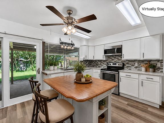 3rd image of 2705 Treeview Dr