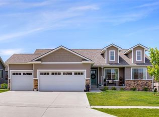 904 NW Seasons Dr, Ankeny, IA 50023