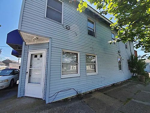 1st image of 135 Blaine Ave #24