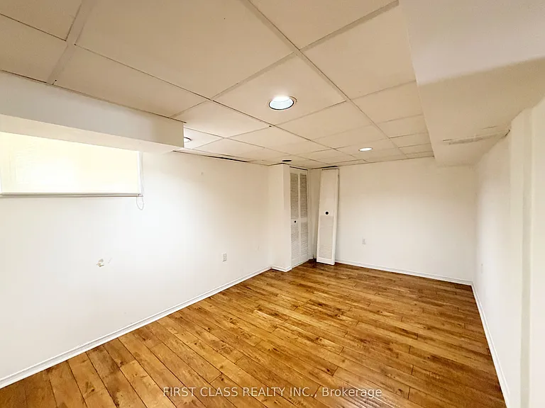 87 Vauxhall Dr — Photo 11