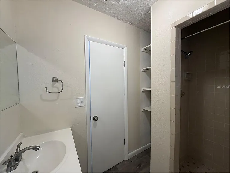 1740 W Walnut St — Photo 19
