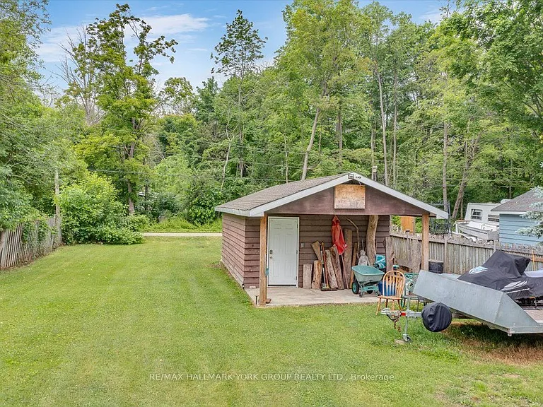 21 Lakeshore Rd — Photo 25
