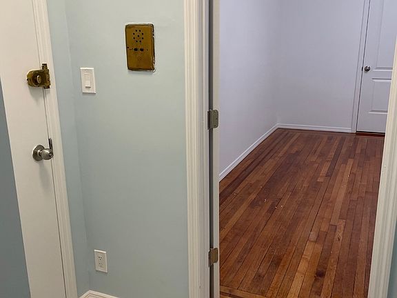 3rd image of 313 Brightwater Ct APT 1K