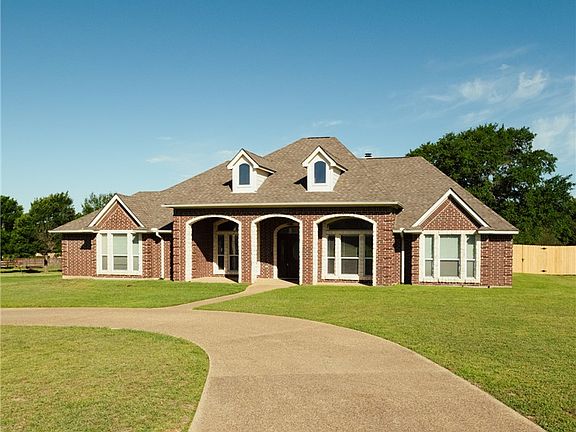 3rd image of 4017 Austins Estates Dr