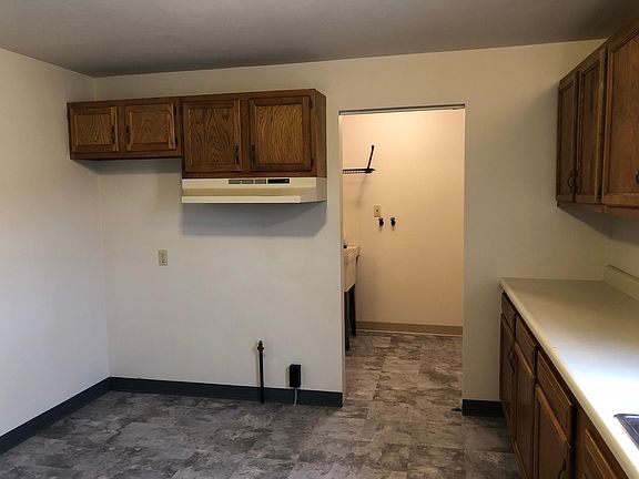 Electric or gas stove appliance hookups.