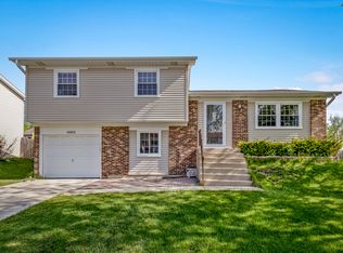 1680 Bicek Dr, Hoffman Estates, IL 60192