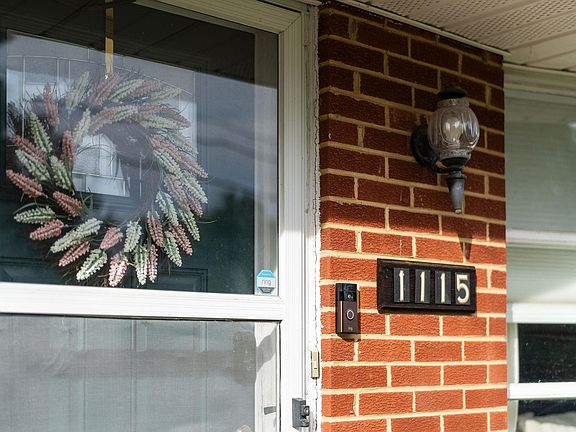 3rd image of 1115 Skymont Rd