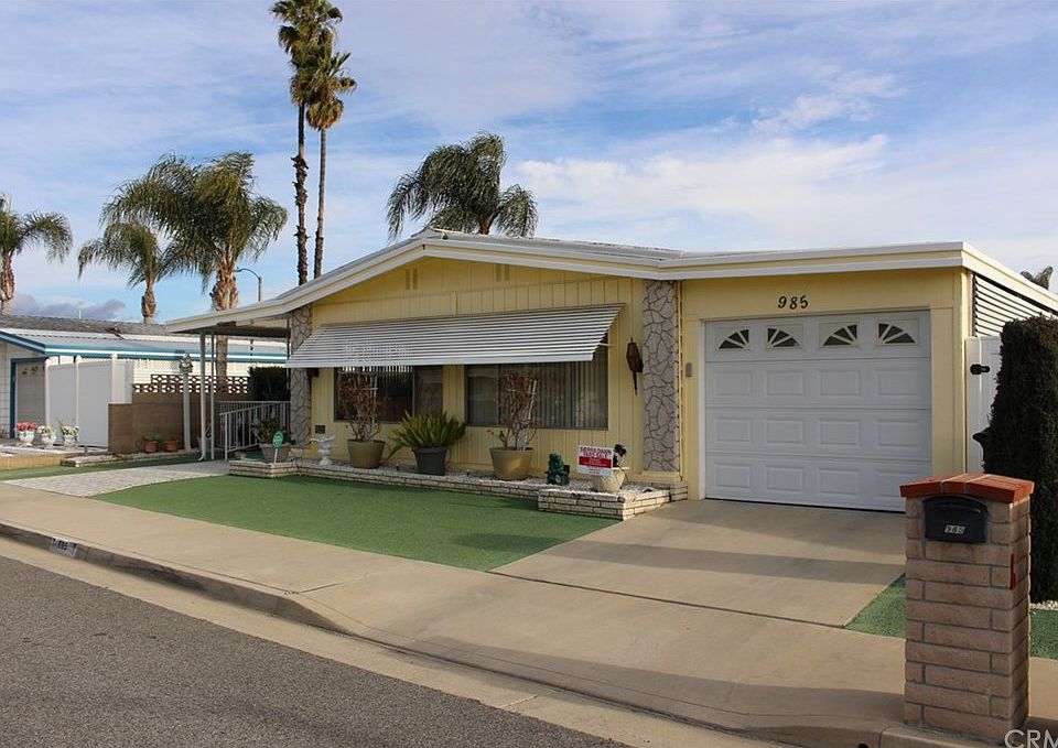 1st image of 985 Vista Grande Dr