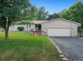 4453 Redwood Dr, Rockford, IL 61109