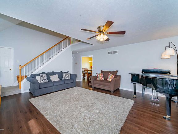 3rd image of 7796 Four Leaf Dr