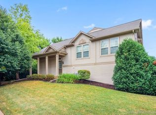 651 Conservatory Ln, Aurora, IL 60502