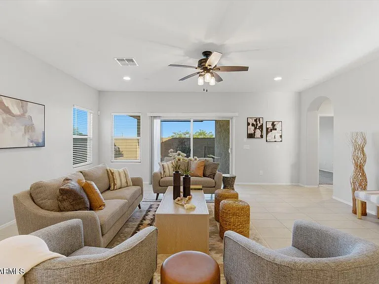 3745 N Astoria Dr — Photo 12