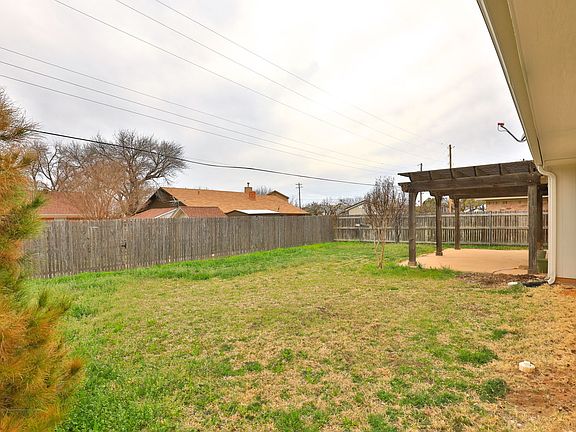 4th image of 2965 Red Oak Cir