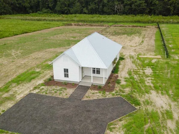 837 Timmons Rd, Timmonsville, SC 29161