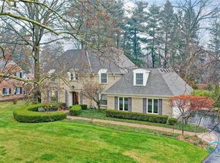 2838 Falmouth Rd, Ottawa Hills, OH 43615