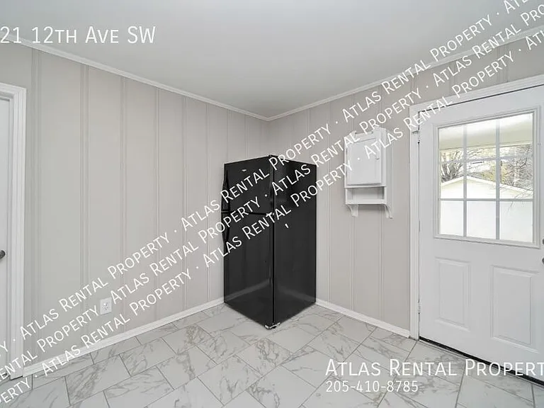 221 12th Ave SW — Photo 15
