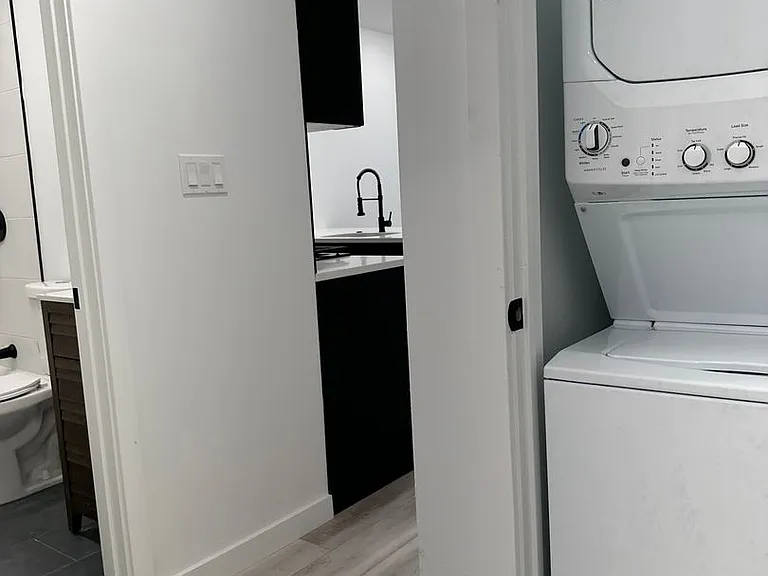 129 S 51st St #2F — Photo 3
