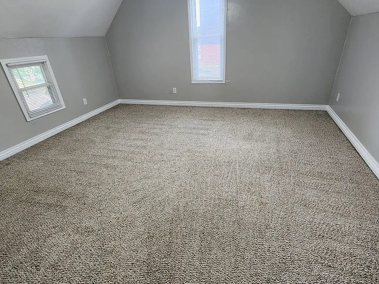 225 E Edwards St — Photo 52