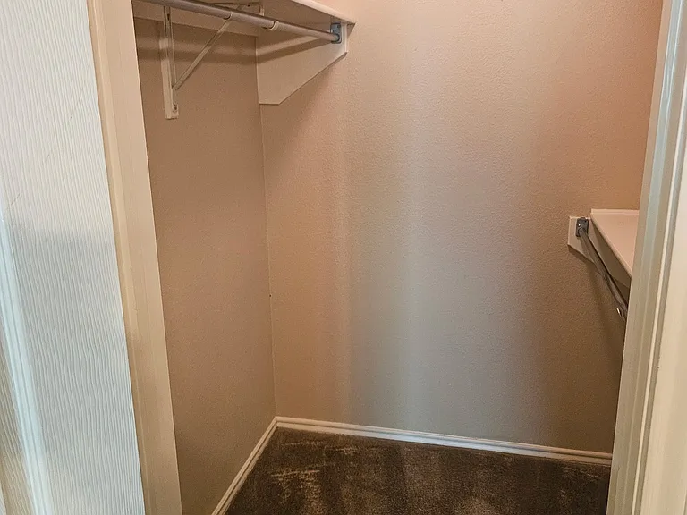 882 Garden Cir — Photo 8