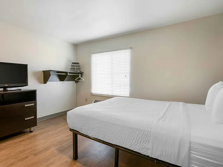 Studio Suite - 1 Queen Bed