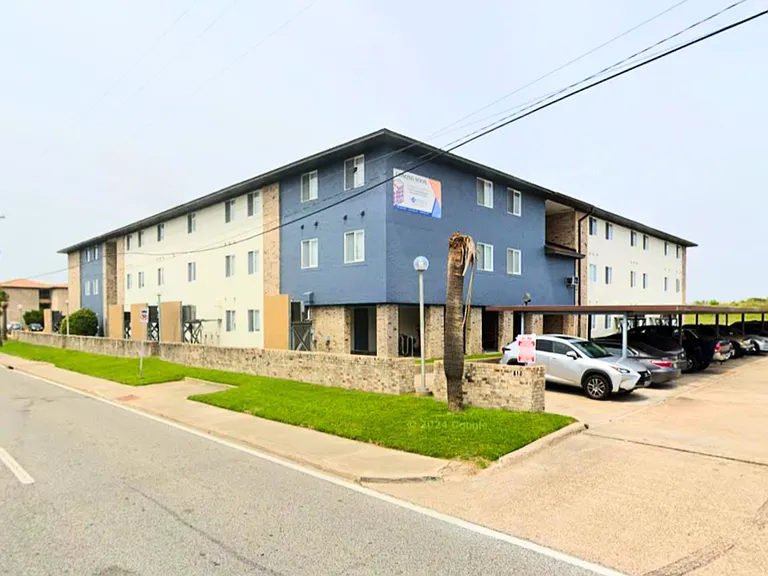 Ferry Road Apartments — Photo 2