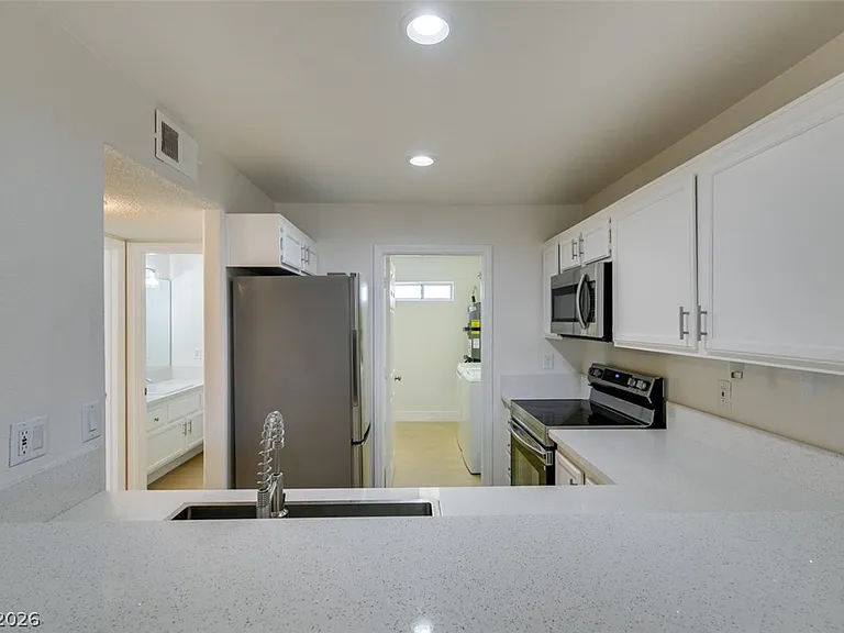 1800 Edmond St #124 — Photo 36