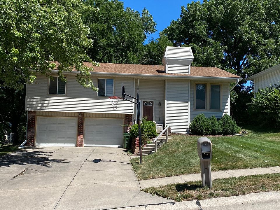 1st image of 4944 Bernadette Ave