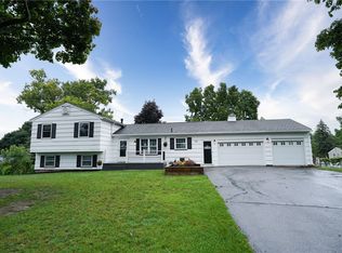 60 Gate House Trl, Henrietta, NY 14467
