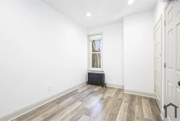 137 N Hobart St — Photo 10
