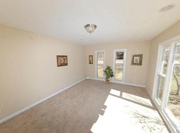 5th image of 601 Lalor Dr