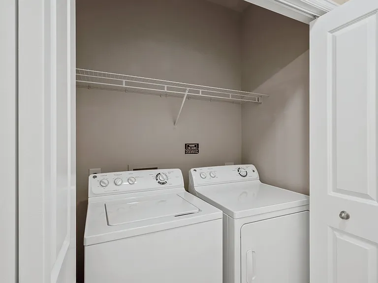 1105 Town Brookhaven Apartments — Photo 17