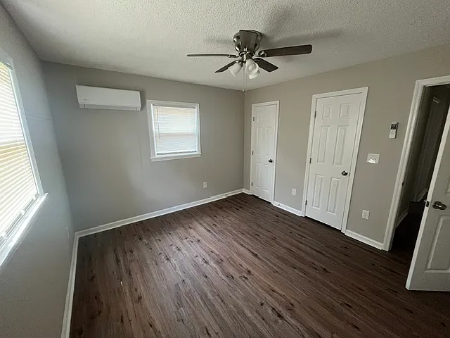 3 bed, 1200 sqft, $1,250 — Photo 3