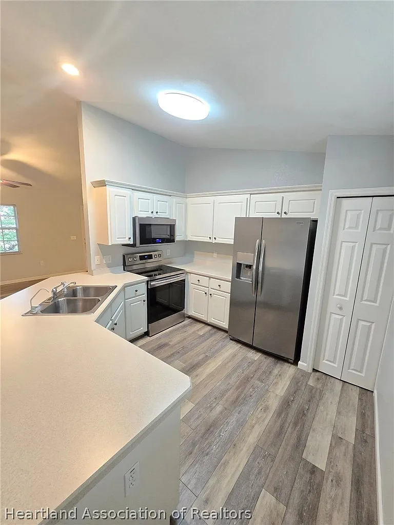3 bed, 2.0 bath, 1231 sqft, $1,750 — Photo 3