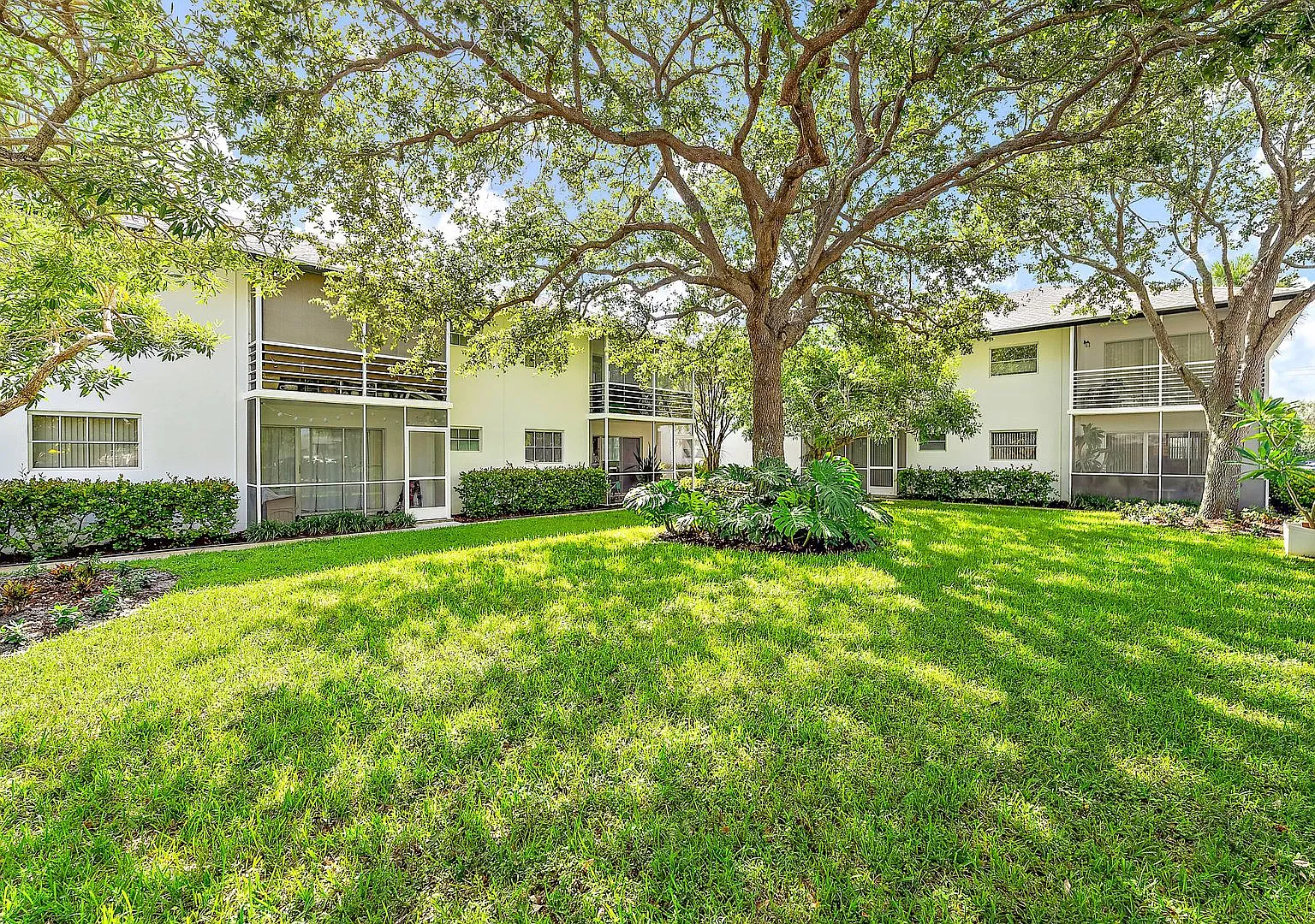 Ocean House - 360 Fiesta Ave Jupiter, FL 33469 — Photo 2