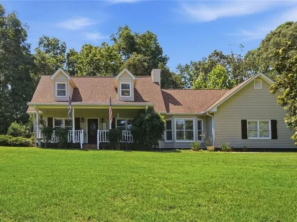 43 Hyalite Rd W, Dahlonega, GA 30533