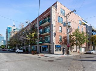 845 W Monroe St #3B, Chicago, IL 60607
