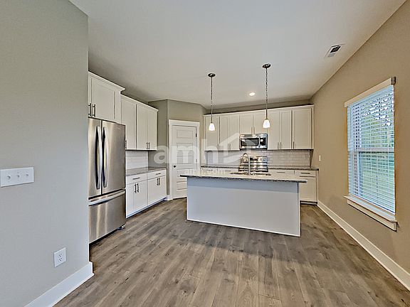 3rd image of 310 Charity Ln
